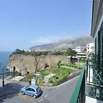 Mavi *
